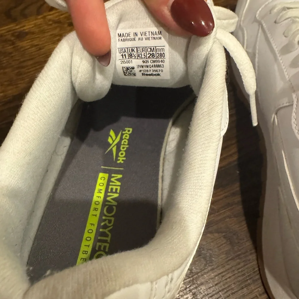 Classic Reeboks - Picture 6 of 6